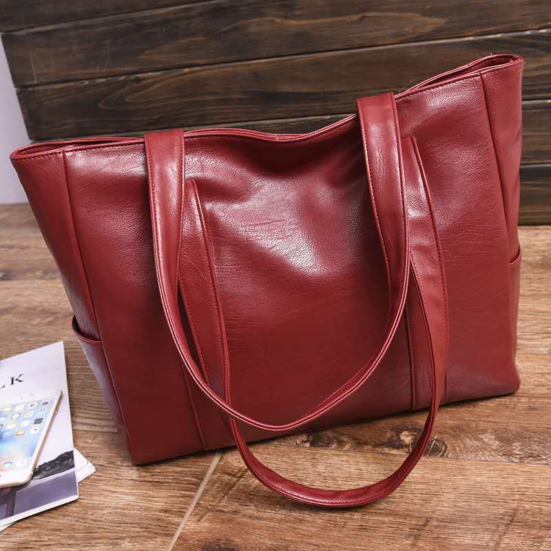 Elevate Your Style with Our Chic Women's Faux Leather Hobo Tote - Perfectly Spacious for Everyday Use in the UK